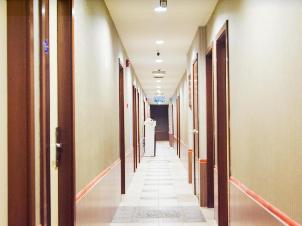 Oyo 89408 Royal Hotel Keningau Eksteriør billede